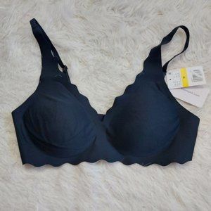 B. Tempt'd Women's Black Wire Free Scallop Bra Size M